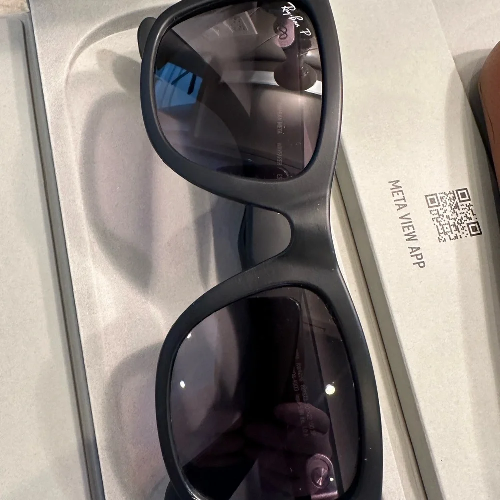 Ray-Ban Wayfarer Gray Box
